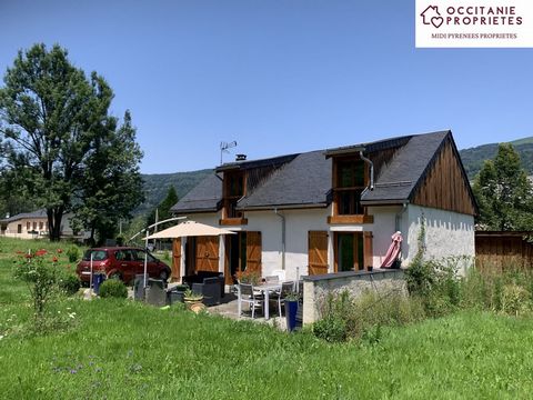 Beautiful recent house of approx. 95m2 in a hamlet, with wooden chalet, terrace, south-facing garden and open views. A very comfortable house, modern and friendly design, built with quality materials, well insulated and heated by a pellet stove. A la...