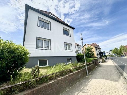 Freistehendes Mehrfamilienhaus im Zentrum von Bad Nenndorf !! Willkommen in diesem charmanten Mehrfamilienhaus im Herzen von Bad Nenndorf. Mit einer beeindruckenden Wohnfläche von 239 m² auf einem großzügigen Grundstück von 600 m² bietet dieses Anwes...