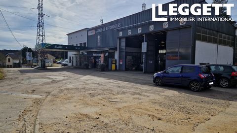 A34970SMP87 - Idéalement situé sur une route passante, avec un trafic de 13 000 véhicules par jour, en banlieue de Limoges, au Vigen (87110). Le tout est installé sur un terrain de 3 000 m², comprenant une station de service. L’établissement se compo...