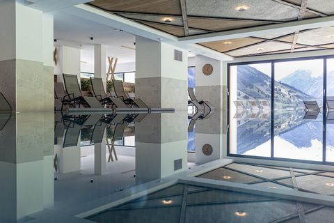 The spacious apartment at Carpe Solem Rauris offers 80-100 m² of comfortable living space for up to 8 guests. It features 3 bedrooms, 2 bathrooms with showers, and a separate WC in some units. Guests can enjoy a balcony or terrace with scenic views. ...