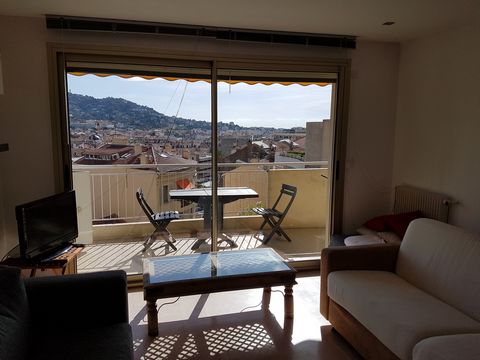 Beautiful 1 bedroom apartment located near the center of Cannes, 7min walk to the Palais des Festivals and beaches. It is composed as follows: - living room with sofa bed and television - fully equipped kitchen - bedroom with a double bed - balcony w...