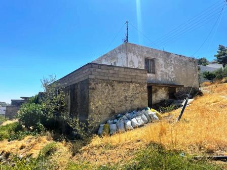 Lagada – Makrigialos Terrain de 4.611m2 bénéficiant d'une vue sur la mer à seulement 500 mètres de la mer. L'intrigue peut construire jusqu'à 180m2. L'eau et l'électricité sont à proximité. Il a de belles vues sur la montagne et la mer et est facile ...