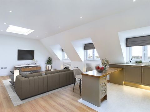 Situated within the heart of Christchurch is Priory Manor, a BRAND NEW DEVELOPMENT of 9 luxury Apartments. The Apartments have been DESIGNED, BUILT & FINISHED TO A HIGH STANDARD and Apartment 8, situated on the top floor, enjoys specifically STUNNING...