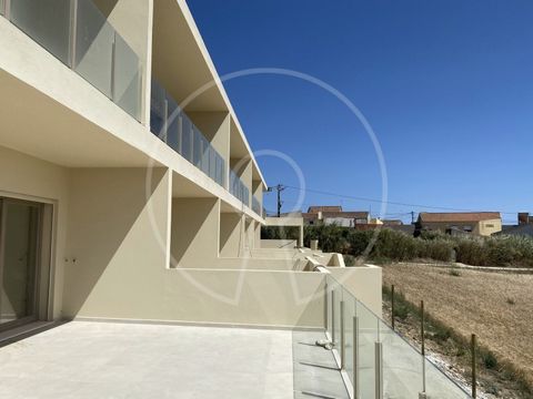 Spacious 1 bedroom apartment with terrace and sea view inserted in the development Honeysands Residences. This apartment has an interior area of 56 sq.m. to which must be added 18 sq.m. of a west oriented exterior area. From the living room and bedro...
