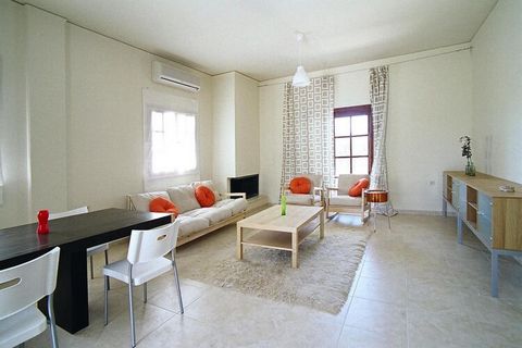 Tastefully and modernly furnished apartments on the ground floor near the popular port of Kolimbari with a wonderful view of the sea, the White Mountains and the surrounding villages. You can reach the beach in a few minutes by car. On the spacious g...