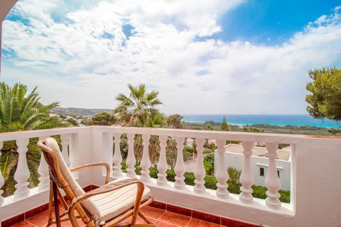 IN EXCLUSIVE! Allow us to present you this beautiful, spacious semi-detached villa in the Son Bou area, with sea views as well as an extensive garden area and a shared pool. An ideal property to enjoy one of the most attractive areas of the island fo...