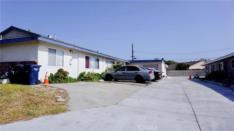 Welcome to this wonderful duplex with an additional ADU unit on one lot, total 3 units and 6 parking spaces centrally located between Newland and Beach, near Huntington Beach Hospital, Central Library & Sports complex and right across from Lake Eleme...