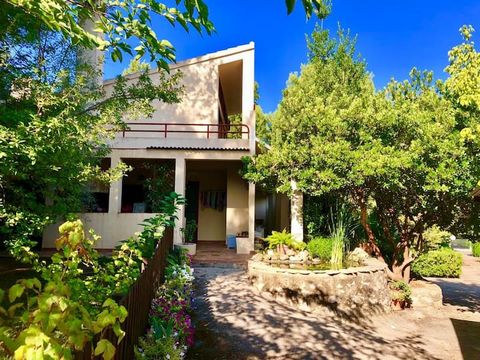 Luxury 4 Bed Villa For Sale in Alcora Castellon Spain Esales Property ID: es5553784 Property Location Avenida las Moreras, 7 Villa Alcora Castellon 12110 Property Details With its glorious natural scenery, excellent climate, welcoming culture and exc...