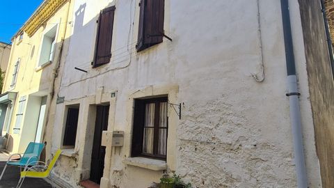 Pleasant village with cafe, restaurants, tabac, bakery, pizzeria, grocery: located at 5 minutes from Magalas (all shops), 15 minutes from Beziers and 25 minutes from the beach ! Village house offering a living space of 70 m2 (2 faces, on 2 levels) co...