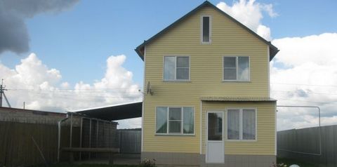 2-storied house 83 m (concrete blocks) on a plot of 10 cells. Warm, cozy, comfortable well-maintained house with no neighbors. On 1st floor: kitchen, living room, bathroom, toilet, on the 2nd floor: 2 cozy rooms, hall, cloakroom. Mains gas, electrici...