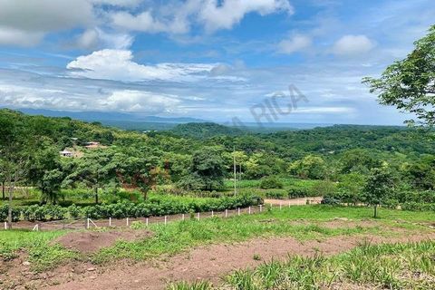 For sale this absolutely spectacular OCEAN VIEW mountain top property located in San Juan Grande in the Puntarenas region of Costa Rica. With beautiful 360-degree panoramic views of the Pacific Ocean, the Gulf of Nicoya and the surrounding mountain s...