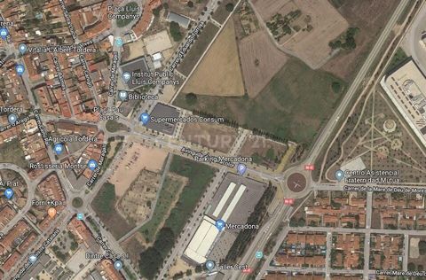 Plot of 760 square meters in the commercial center of Tordera. You can build basement, ground floor and three more floors. a minimum of 13 homes between 70 and 160 square meters, ground floor for commercial premises of 273 square meters and parking s...