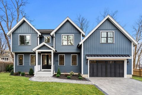 Embrace the charm and character of coveted Jason Heights, where tree-lined streets and historic homes create an idyllic backdrop for creative living. Perfectly tailored to fit the neighborhood's aesthetic, this 5 br, 5 bath 2024 Modern Farmhouse blen...
