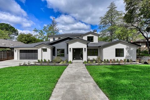 Curragh Downs NEWLY BUILT 5 BR 4 1/2 BA home nestled on a large private lot with a backdrop of a serene greenbelt, this property offers a perfect blend of privacy and natural beauty. Formal entry, wide staircase and open concept allow light to flood ...