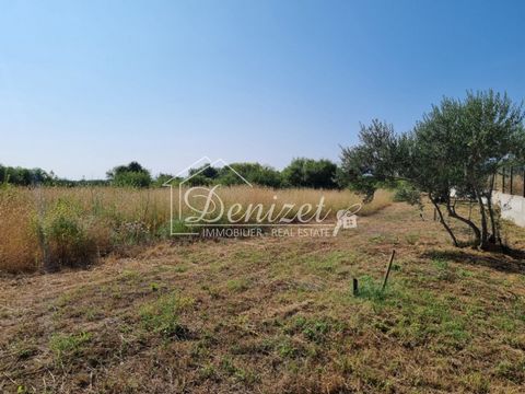 Building plot of 3883 m2 in Trogir is for sale. The land is rectangular in shape. A macadam access road leads to the land. There are water and electricity connections in the immediate vicinity. The land is in the business zone within the economic pur...