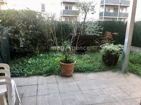 Looking for a functional and well-located apartment? Look no further! This type 2 apartment on the ground floor offers you a simple and comfortable living environment, with a garden and private terrace to fully enjoy the outdoors. The bright kitchen ...