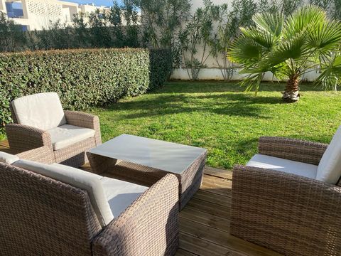 The apartmeent is located in Cabanas de Tavira, a quiet and cosy fishermans village. 200 metres way from the water front of the Ria d Formosa where a boat can be directly take to the ocean beach (Cabanas beach). Local restaurants, supermarkets and lo...