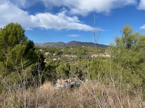 Plots for construction of 4 Bungalows | Semi-detached houses for sale in Calpe Empredola urbanization on the Costa Blanca with mountain views of 1,000 m2 and facing south west with no obligation to build with the owner, free choice of builder. Exclus...