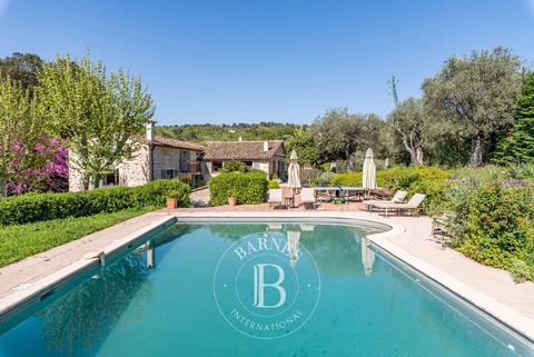 Stunning 18th-century stone property, tastefully renovated and nestled in the heart of an expansive estate of over 2 hectares adorned with olive trees and fruit-bearing trees. This bastide offers nearly 300 m² of living space, including the main hous...