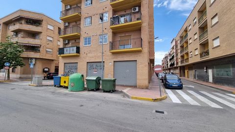 REF. 01521- UNIQUE OPPORTUNITY !! Red Oriol offers you this raw commercial premises, it is an excellent investment opportunity for those looking for a space in a privileged location, as it is located in a good area with easy accessibility. The place ...