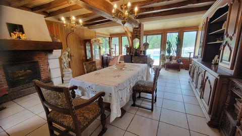 Elegance and Serenity in the Heart of Sologne: Exceptional Property of 5 Hectares Nestled in the south of picturesque Sologne, in the commune of Gièvres, this exceptional property extends over approximately 5 hectares of enclosed land, offering an id...