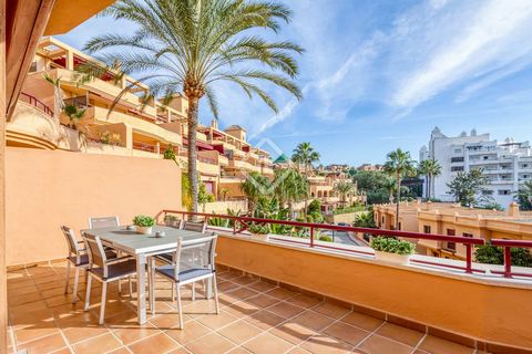 The apartment is located just a few metres away from the pristine seashore, offering its future owners the many benefits of round-the-clock security and a convenient gateway to and from the beach. The property itself comprises a spacious living-dinin...