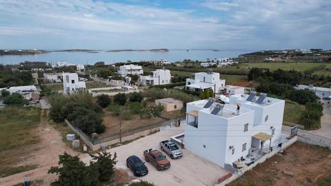 3 beautiful houses in the beautiful Pounta of Paros. Complex of houses of exceptional architectural quality, consisting of a total of 4 residences, of which 3 are available for sale. **Features of Available Homes:** - In the heart of Punta, Paros, ju...