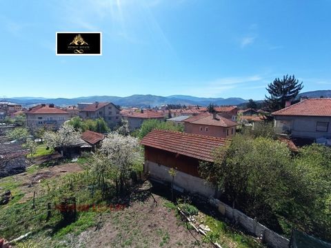 We offer a massive house with excellent location, in a quiet and peaceful place in the wide center of Velingrad. It is located near two mineral beaches, grocery and household goods shops, kindergarten, bus stops, near Tsarigradsko shose Blvd. Connect...