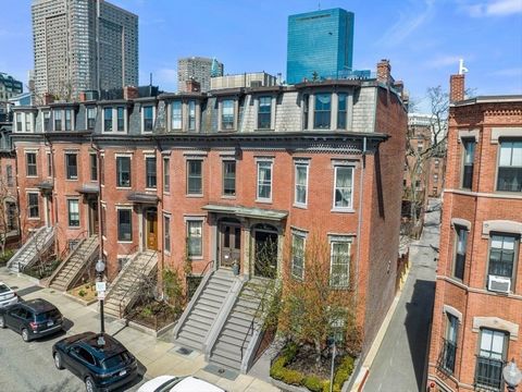 Step into an alluring oasis nestled within an elegant Victorian gem in the heart of the Gold Coast in Boston's historic South End. Enjoy mesmerizing vistas from this 2 bedroom, 2.5 bath penthouse with alluring 360 views of Bostons skyline. Immerse in...