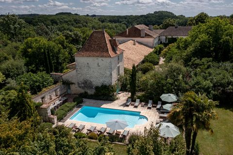 This charming 16th and 17th century estate has a colourful history, built between 1580-1608 by French nobility. It was the headquarters of the resistance during WW2 and tunnels underneath were used to hide refugees and allied soldiers! The property h...