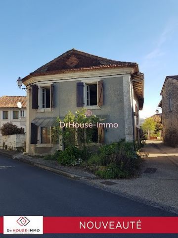Today, I offer you this charming stone townhouse T6 to renovate and restore of more than 100 m² of living space which offers 4 bedrooms, one of which is on the ground floor. This stone house located in Bertric Burée/Verteillac is composed on the grou...