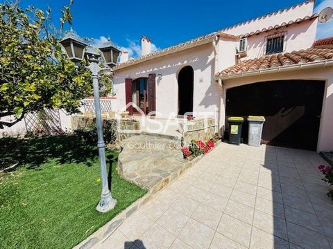 Magnificent residence of 150m² ideally located in Canet en Roussillon, just 200m from the beach. Nestled on a 2-sided plot of 260m², this property offers generous living space with two terraces, perfect for enjoying the region's sunny climate. With t...