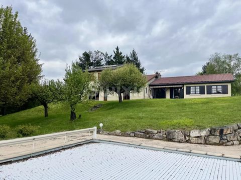 Ref 68119CB: We offer for sale this spacious villa of 213m2, 8 rooms on a plot of 8300m2 in a quiet, green and sought-after setting. Located on the heights of the town of Marcy, 10 minutes from the train station, and 15 minutes from the motorway acce...