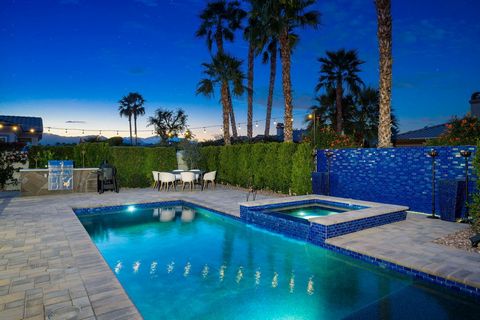 Expect the unexpected, recently built, gated Rancho Santana, adjacent to The Madison Club,short distance to the Festivals. As you enter through the decorative glass doors your eye is immediately drawn to a dramatic 9 ft tiled waterfall which frames a...