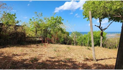 LOT #3 Lot in the exclusive area of Poneloya located in the highest part of the hills with beautiful ocean views, known as Puerto Mántica a 473.77 m² lot excellent for constructing the fantastic beach house you always dreamed of. Just a few meters fr...