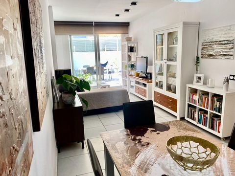 1. Ground → Floor Apartment in Calafell Masia de la Font area, 65.00 m. of surface, 3 m. from the beach, 2 bedrooms, one bathroom, semi-new property, kitchen only furniture, interior carpentry of wood, northeast orientation, stoneware floor, exterior...