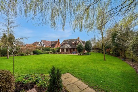Welcome to The Pastures, a small exclusive cul-de-sac development of only 6 properties, the picture-perfect location for this charming 4 bedroom house. This detached Potton home, full of character and charm, offers the perfect blend of rustic eleganc...
