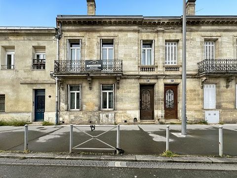 Located in the sought-after area of Saint Genès, offering immediate proximity to all amenities (renowned schools, tram, bus, shops...) come and discover this bourgeois stone house of the XIX century. As soon as you arrive, you will be seduced by its ...