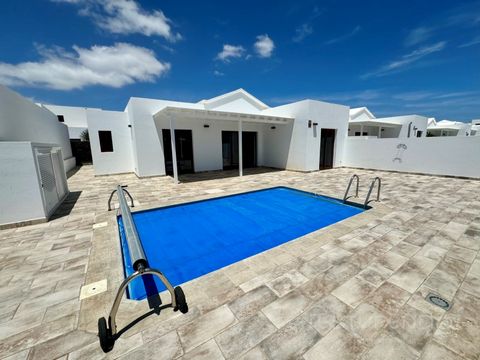 If you are looking for a dream home with all the comforts you can imagine, this 3-bedroom detached villa is the perfect option for you. Located in a quiet area with mountain views, this property offers the best in terms of design, high quality materi...