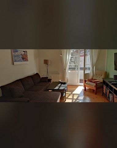 Private room Modern, spacious and bright Room in an apartment available. Apartment has everything needed for comfortable stay eg cutlery, washing machine, dishwasher, coffee maker, electric kettle, bed linens, duvet, etc. Looking for neat and respect...