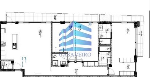 Excelente T3 com varandas, e 4 casas de banho em empreendimento de arquitetura contemporânea, em zona privilegiada da cidade de Aveiro. Sala e cozinha em openspace com 31,39m2 de área. Com 3 suites e com closet, tem roupeiros embutidos e de acesso a ...