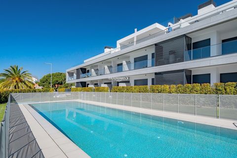 This newly-built two bedroom apartment for sale in Cabanas de Tavira is in the private condominium of Cabanas Ocean View. Centrally located, this property is front line to the tidal lagoon of the Ria formosa Nature Park and is within close proximity ...