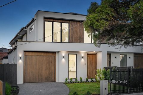 Designed with a stunning emphasis on natural light, this superb four bedroom four bathroom family town residence brings an aura of brilliance to this prized McKinnon Secondary College zone address. Lapping up sunlight from three sides making a specta...