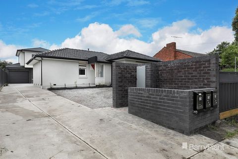 With an attractive street presence, and an even more stunning interior, this fabulous three-bedroom family residence promises stylish family living at an affordable price. The home opens into a bright and spacious front lounge adjoining a modern kitc...