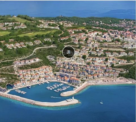 Ref 3775C: Geniet van het leven aan zee, met uitzicht op de turquoise wateren van de Adriatische Zee en in een bloeiende gemeenschap die het hart vormt van de baai van Luštica, het Marina Village. Mis de kans niet om een prachtig appartement (van 1 t...