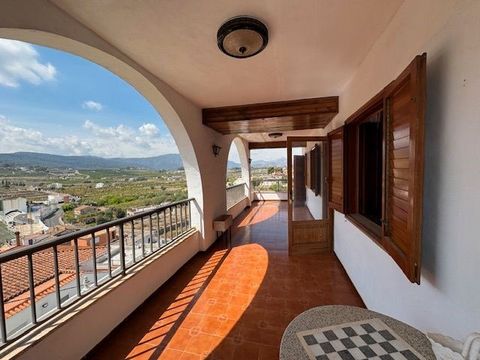 Grandiose villa, on the outskirts of a large village and in a natural environment 360 degrees of views, on two levels, on a plot of 550 meters and with a constructed area of 260 m2, storage rooms, 2 parking spaces, barbecue, basement, private pool, o...