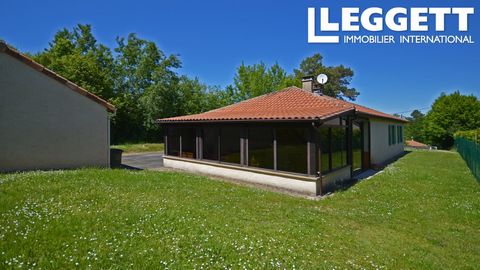 A29045SUG24 - Une maison moderne de plain-pied de 3 chambres avec une belle véranda donnant sur un grand jardin avec des arbres matures et une vue sur une prairie, tout en étant à seulement à 15 minutes du centre de Périgueux. La propriété dispose ég...