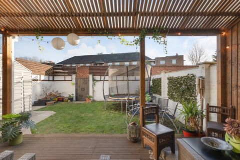 Indulge in the allure of this recently refurbished, end-of-terrace haven, gracefully situated in a tranquil cul-de-sac just moments from Osterley tube station and the idyllic National Trust grounds of Osterley Park. With an exquisite extension at the...