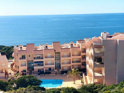 Sao Martinho bay. 2 bedroom apartment on the 1st floor and equipped with appliances, garage parking and sea view Located in a quiet condominium, with a privileged view over the ocean and at the same time just a short distance from the calm waters of ...