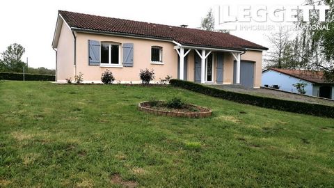 A28987ARO87 - Mooie gelijkvloerse woning met een mooie leefruimte, in een zeer rustige en groene omgeving. Slechts een paar naburige huizen, op 2 minuten loopafstand van alle winkels en scholen. Dynamische dorpen met artsen, apotheek. Restaurants en ...